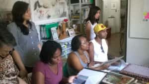 Visita das alunas do CEM ao Atelier Ponto com Arte 5 300x169 - Alunos de desenho do CEM visitando o Atelier Ponto com Arte